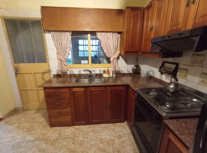 Casa · 93m² · 4 Ambientes · 1 Cochera