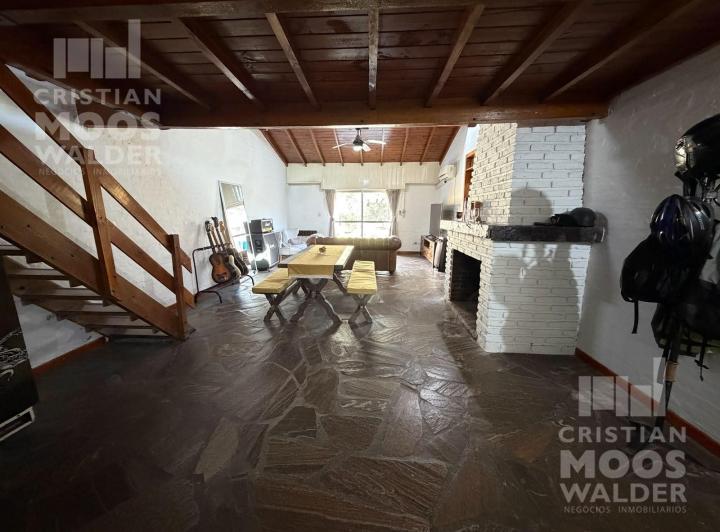 Casa · 135m² · 4 Ambientes · 2 Cocheras