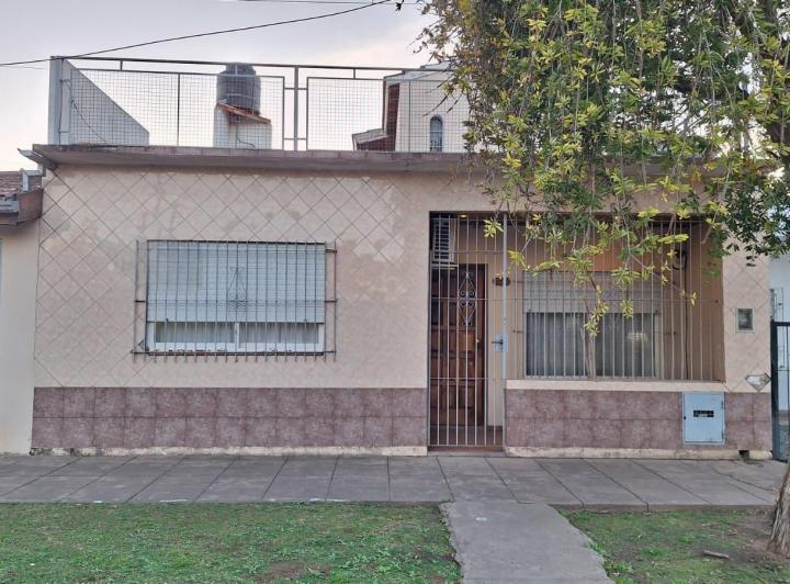Casa · 166m² · 4 Ambientes · 1 Cochera