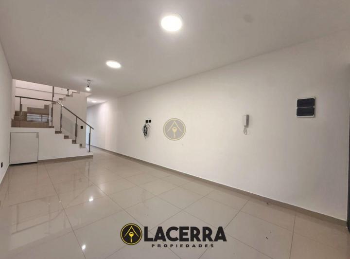 Casa · 77m² · 3 Ambientes · 1 Cochera