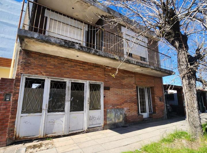Casa · 160m² · 4 Ambientes · 1 Cochera