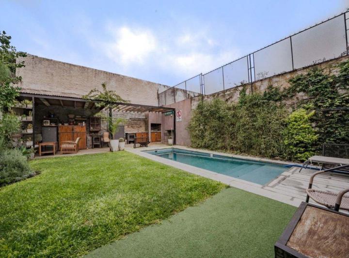 Casa · 200m² · 4 Ambientes · 1 Cochera