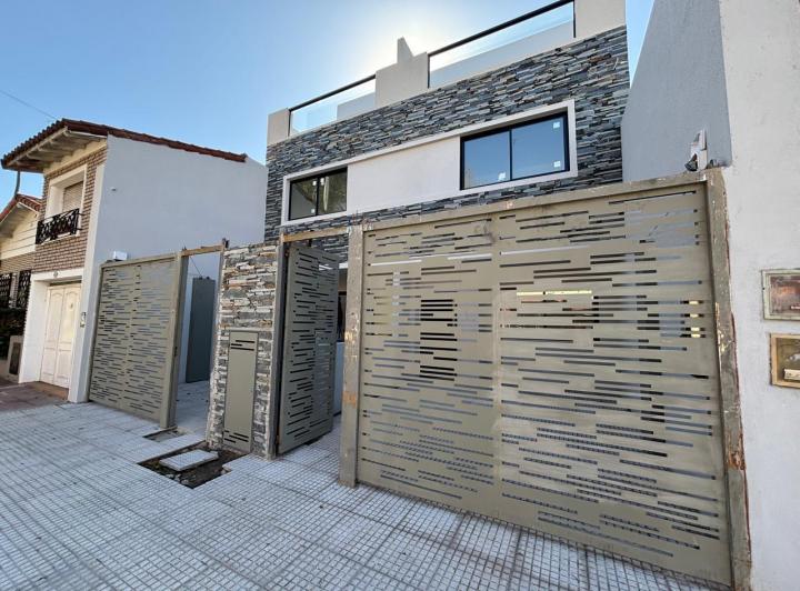 Casa · 110m² · 4 Ambientes · 1 Cochera