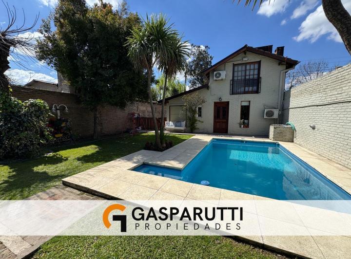 Casa · 103m² · 4 Ambientes · 2 Cocheras