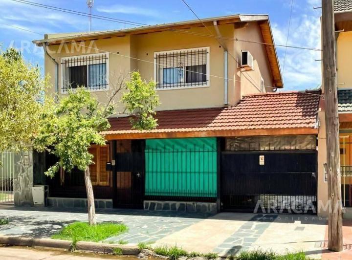 Casa · 200m² · 4 Ambientes · 1 Cochera
