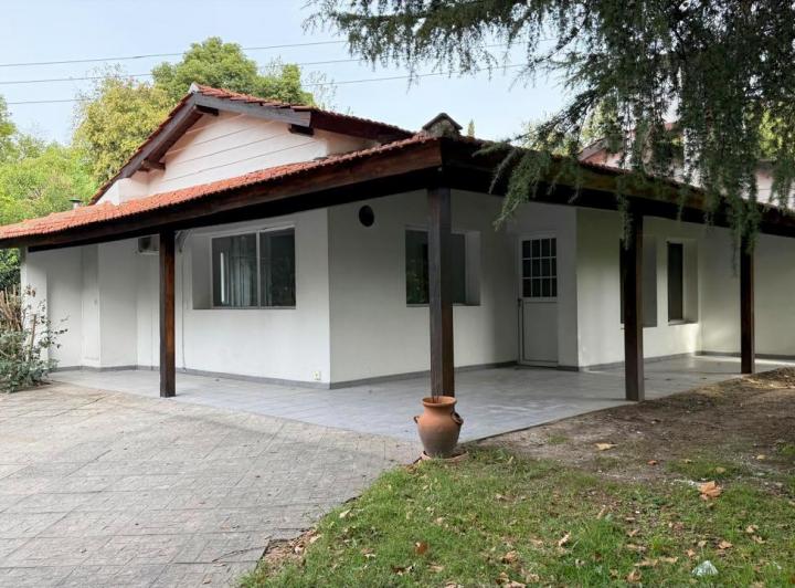 Casa · 120m² · 4 Ambientes · 2 Cocheras