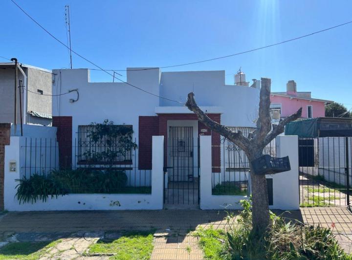 Casa · 102m² · 3 Ambientes · 1 Cochera