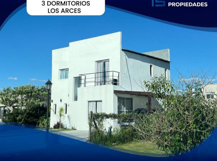 Casa · 110m² · 4 Ambientes · 2 Cocheras