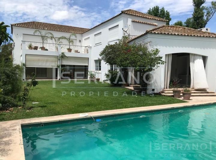 Casa · 390m² · 5 Ambientes · 6 Cocheras