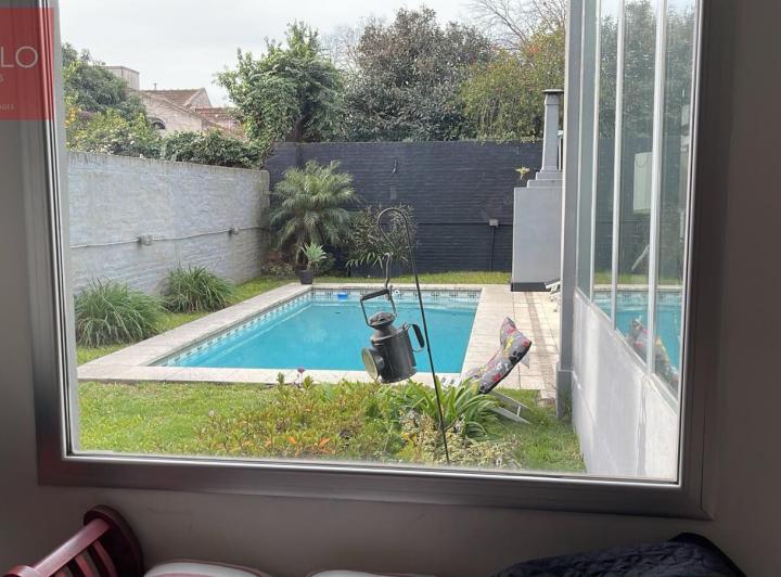 Casa · 250m² · 6 Ambientes · 2 Cocheras