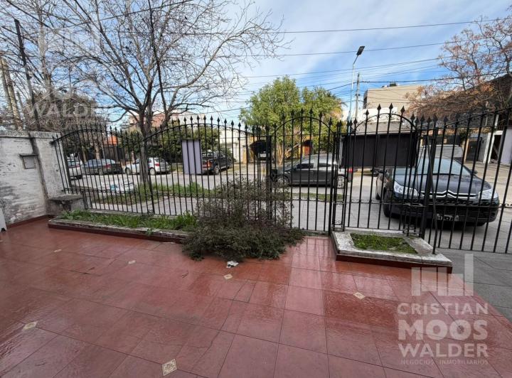 Casa · 245m² · 4 Ambientes · 3 Cocheras