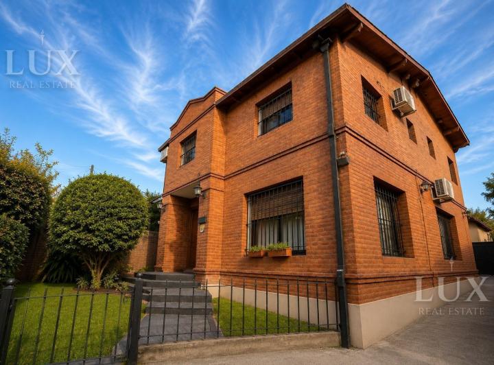 Casa · 365m² · 5 Ambientes · 7 Cocheras