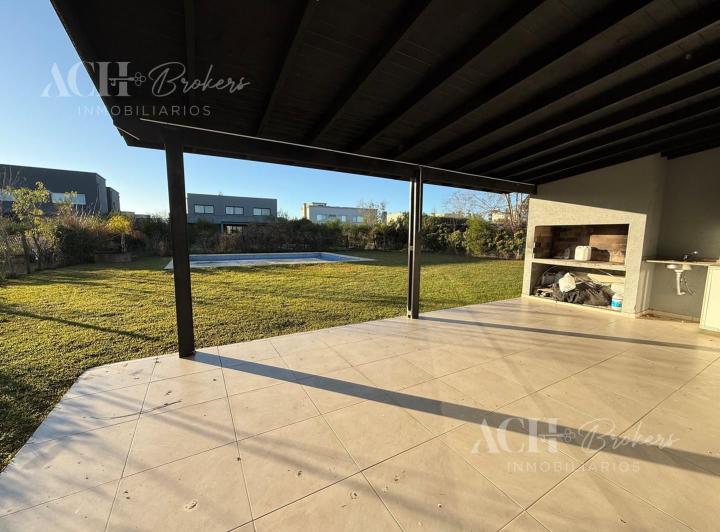 Casa · 140m² · 4 Ambientes