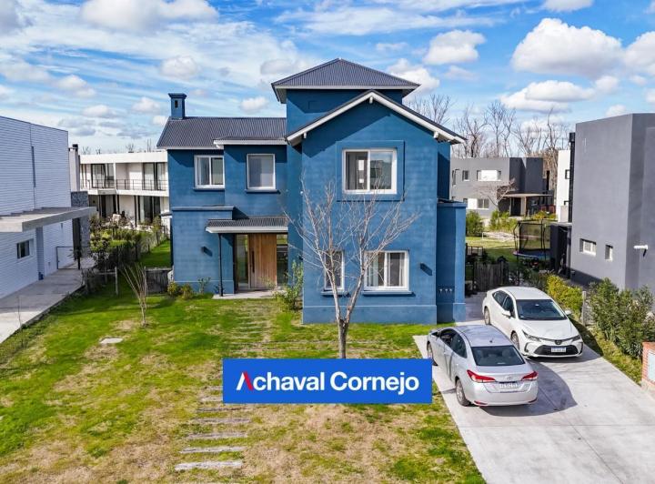 Casa · 238m² · 5 Ambientes · 1 Cochera