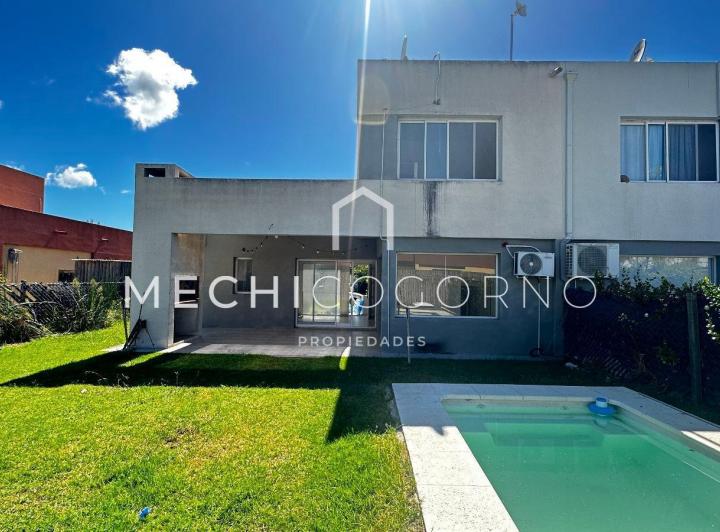 Casa · 80m² · 3 Ambientes · 2 Cocheras