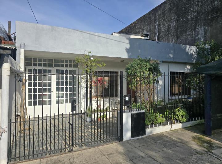 Casa · 126m² · 3 Ambientes · 1 Cochera