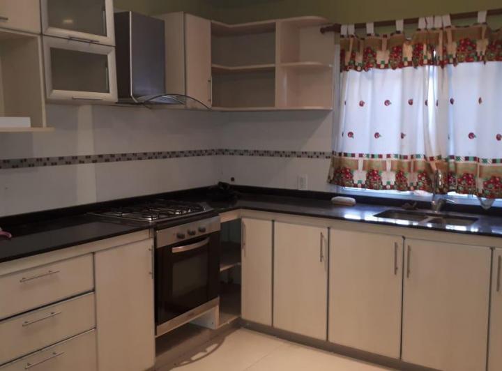 Casa · 177m² · 4 Ambientes · 2 Cocheras