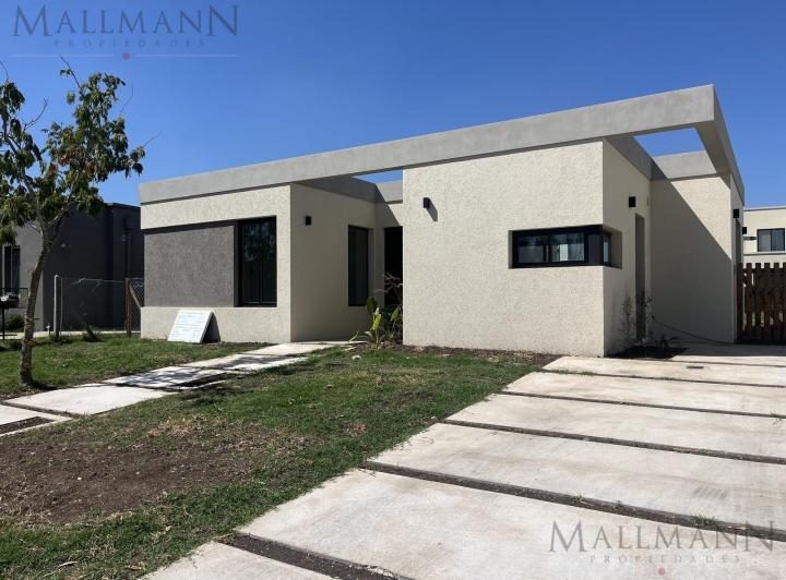 Casa · 120m² · 4 Ambientes · 2 Cocheras