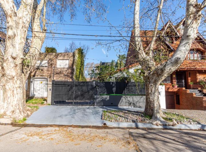 Casa · 208m² · 4 Ambientes · 4 Cocheras