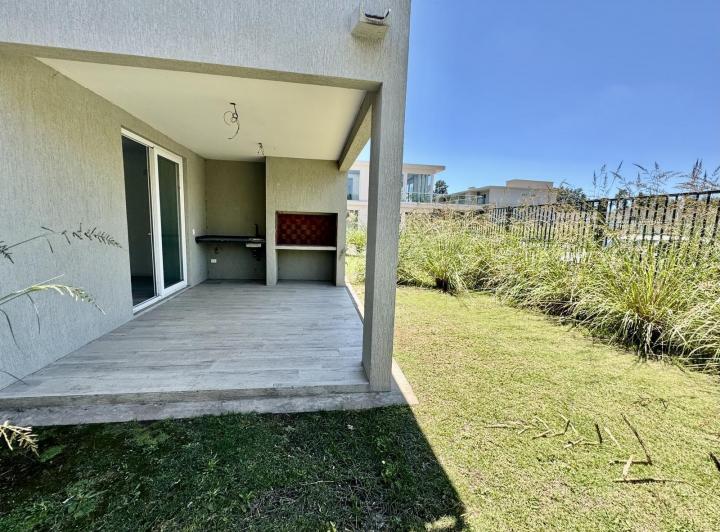 Casa · 98m² · 4 Ambientes · 1 Cochera