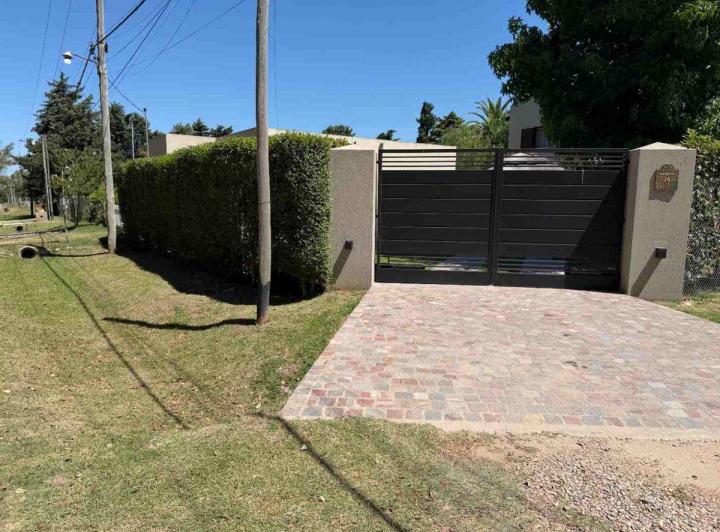 Casa · 162m² · 4 Ambientes · 1 Cochera