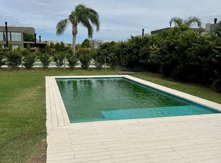 Casa · 207m² · 7 Ambientes