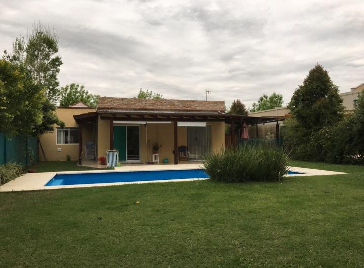 Casa · 150m² · 4 Ambientes · 4 Cocheras