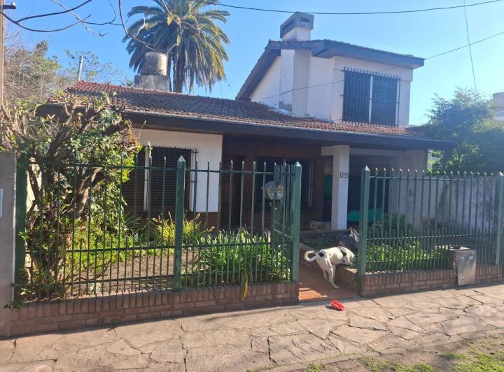 Casa · 160m² · 4 Ambientes · 1 Cochera