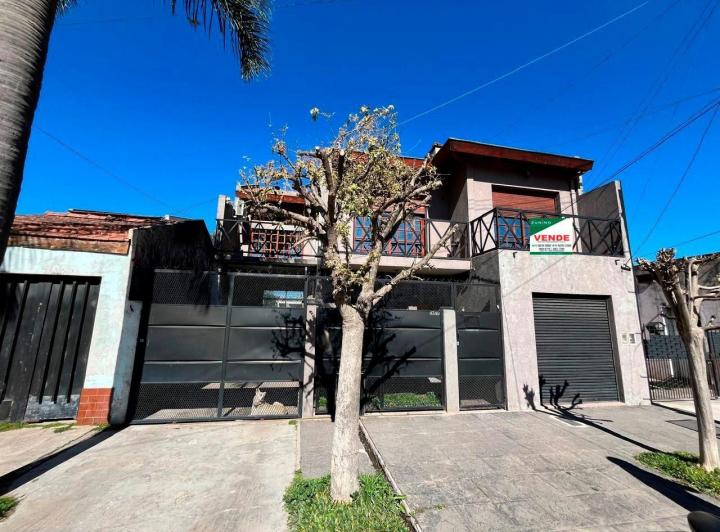 Casa · 180m² · 4 Ambientes · 1 Cochera