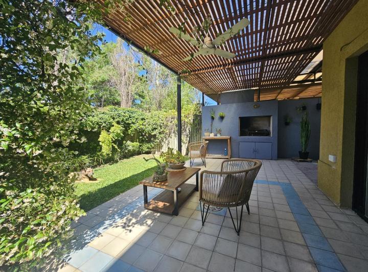 Casa · 115m² · 4 Ambientes · 2 Cocheras