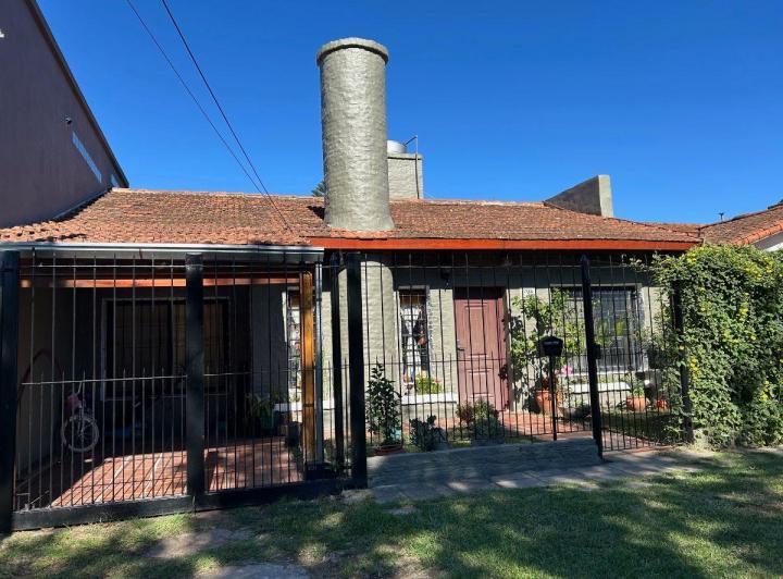 Casa · 121m² · 3 Ambientes · 1 Cochera