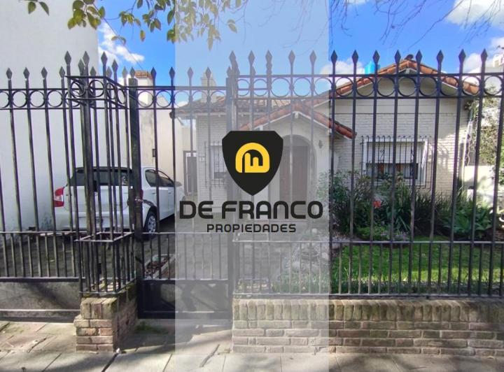 Casa · 260m² · 4 Ambientes · 1 Cochera