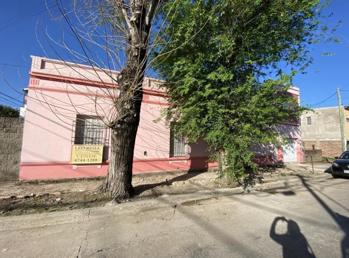 Casa · 250m² · 3 Ambientes · 1 Cochera