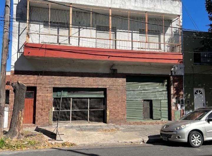 Casa · 360m² · 4 Ambientes · 1 Cochera