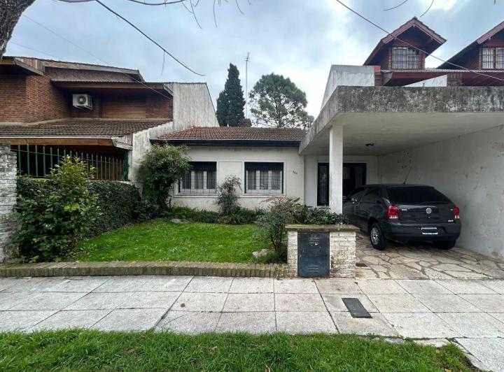 Casa · 145m² · 3 Ambientes · 1 Cochera