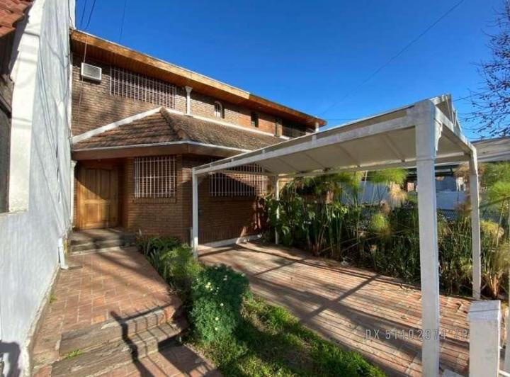 Casa · 150m² · 4 Ambientes · 1 Cochera