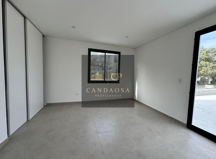 Casa · 195m² · 4 Ambientes · 3 Cocheras
