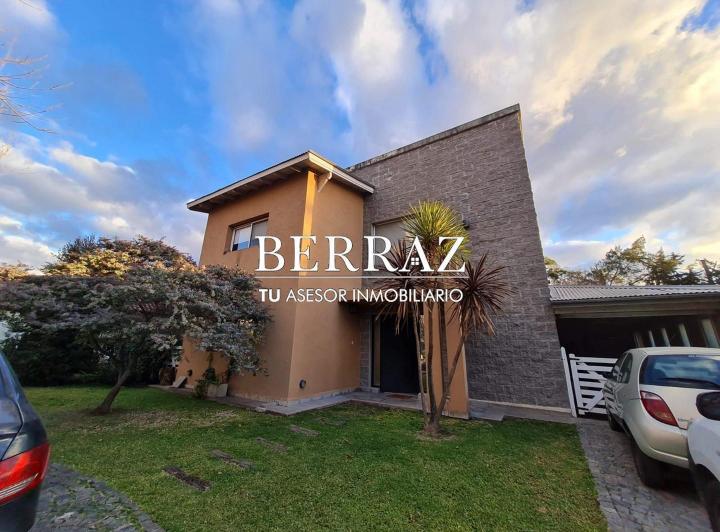 Casa · 193m² · 5 Ambientes · 4 Cocheras