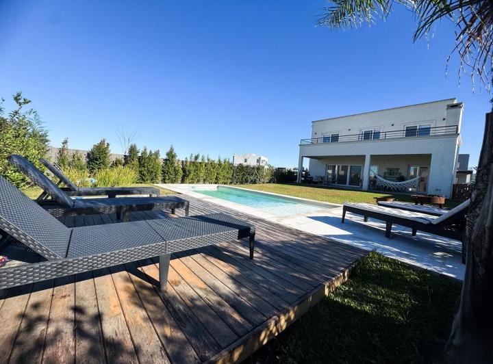 Casa · 172m² · 3 Dormitorios