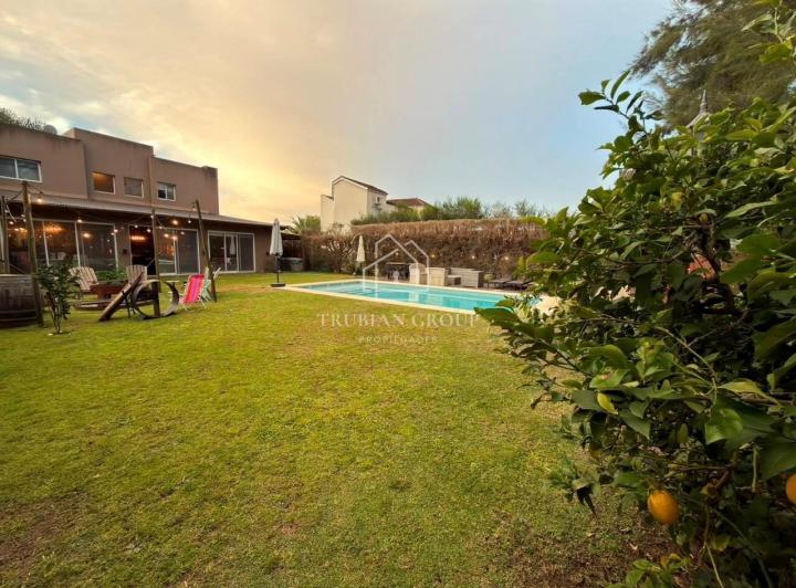 Casa · 200m² · 4 Ambientes · 1 Cochera