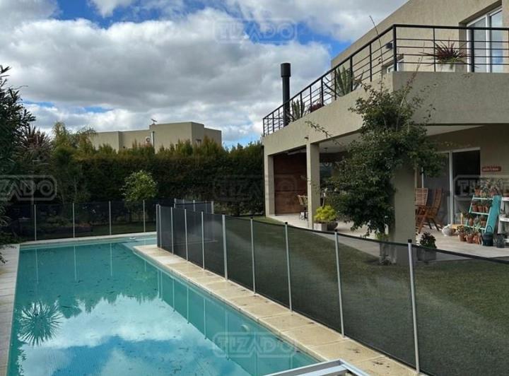 Casa · 166m² · 5 Ambientes · 2 Cocheras