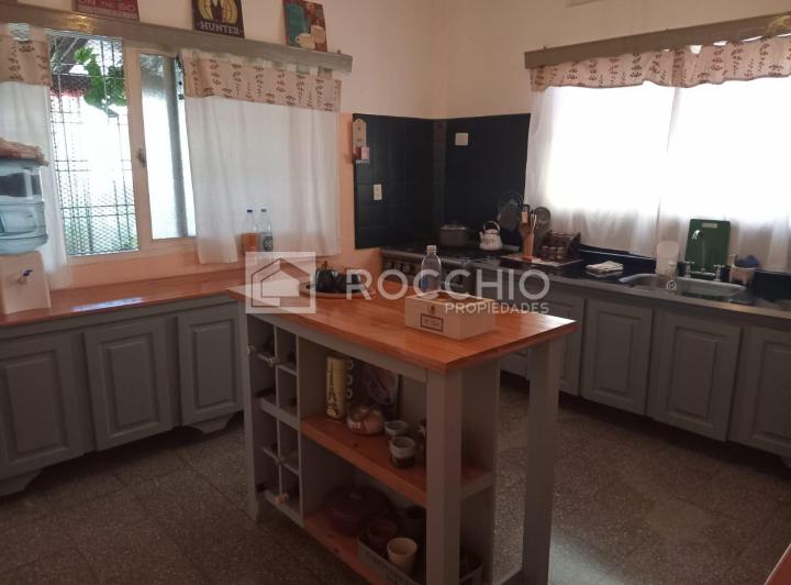 Casa · 219m² · 4 Ambientes · 3 Cocheras