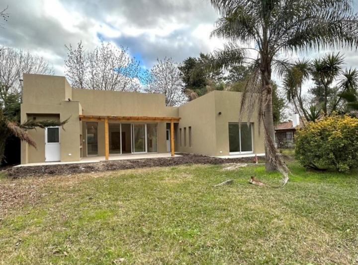 Casa · 156m² · 5 Ambientes · 2 Cocheras