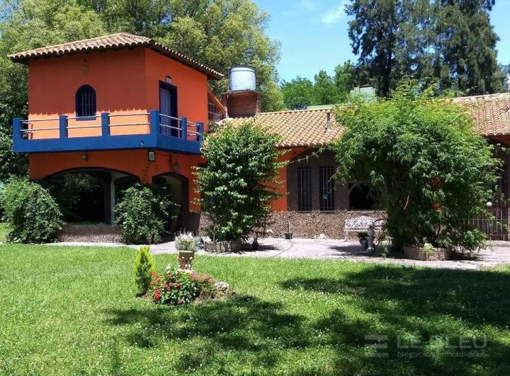 Casa · 170m² · 7 Ambientes · 2 Cocheras