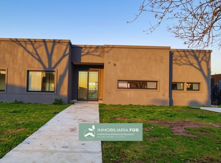 Casa · 170m² · 5 Ambientes · 4 Cocheras