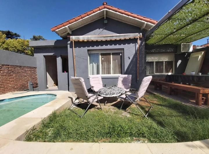 Casa · 100m² · 4 Ambientes · 1 Cochera