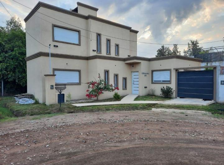Casa · 126m² · 4 Ambientes · 1 Cochera