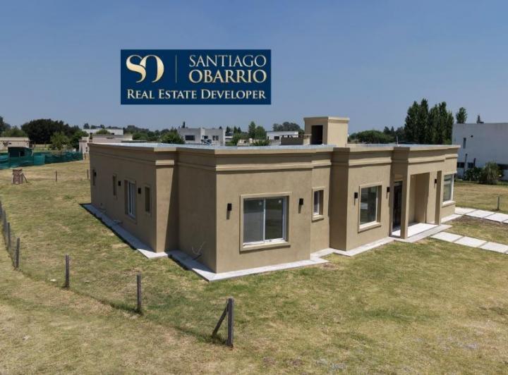 Casa · 230m² · 4 Ambientes · 2 Cocheras