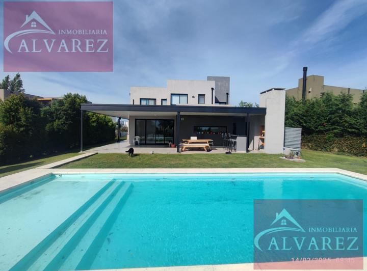 Casa · 306m² · 6 Ambientes · 4 Cocheras