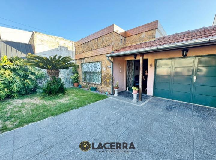 Casa · 170m² · 3 Ambientes · 4 Cocheras